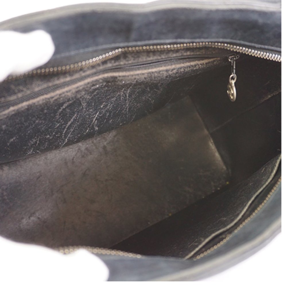 Authentic CHANEL medallion lambskin silver tote - Picture 6 of 8